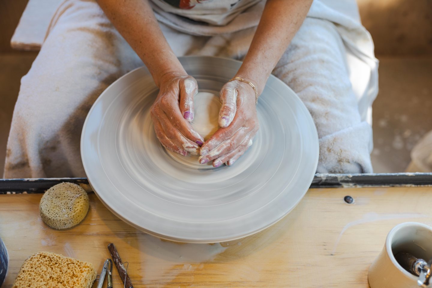 immersive ceramics workshop with artists working in the studio